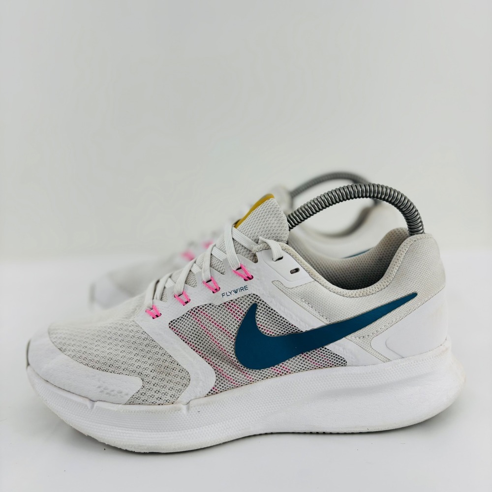Nike Women's Run Swift 3 Flywire Running White Sneaker Shoes DV7889-100 Sz 8.5